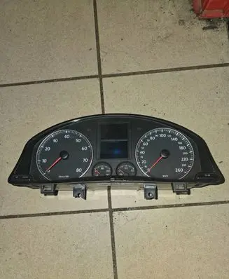 Volkswagen Golf V Speedometer (instrument cluster) 1K0920860K V3354110 VWZ7Z0D9560667