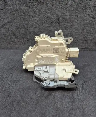 Audi Q7 4M Rear door lock 4G0839016C