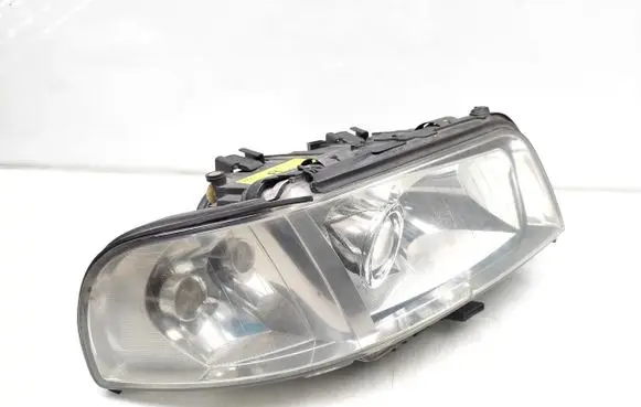 Audi A8 S8 D2 4D Headlight/headlamp 4D0941004BA