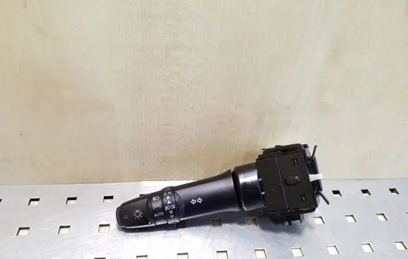 Peugeot 4007 Indicator stalk E380013