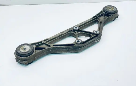 Volkswagen Phaeton Rear differential/diff mount bracket 4E0599285A