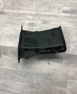 BMW 5 G30 G31 Air intake duct part 74850613 7394665