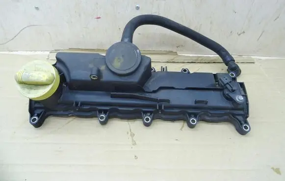 Renault Megane III Rocker cam cover 
