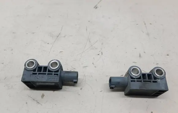 Mini One - Cooper Clubman R55 Airbag deployment crash/impact sensor 17182453 609790200A