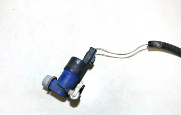 Renault Clio III Windscreen/windshield washer pump