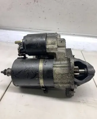 Volkswagen PASSAT B5 Starter motor