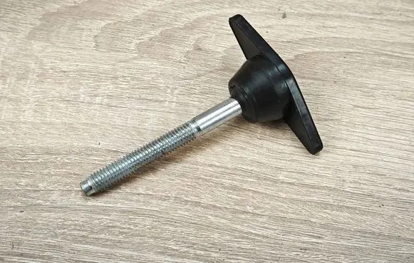 Volkswagen Amarok II Spare wheel mounting bracket 