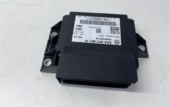 Volkswagen Tiguan Hand brake control module 3AA907801H