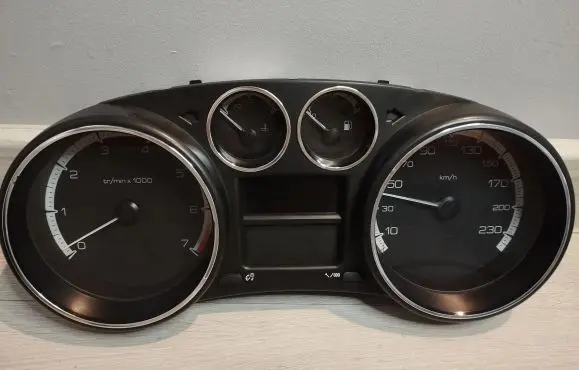 Peugeot 308 Speedometer (instrument cluster) 554001550317 TNE1N235K T7LL1SAP