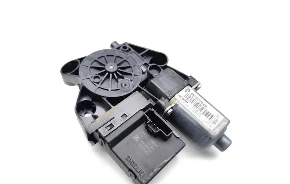 Renault Megane III Front door window regulator motor 807312786R 915242200 916838200