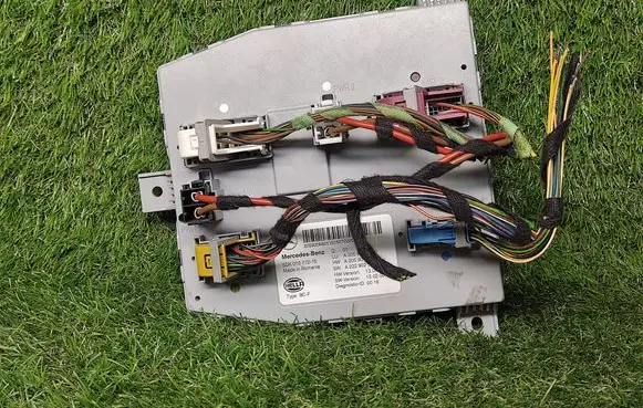 Mercedes-Benz C W205 SAM control unit A2059006921 A2059013904 A2229025811