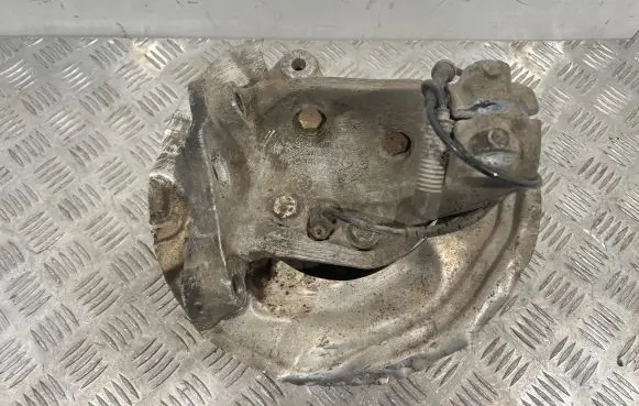BMW 1 E81 E87 Front wheel hub 6764443 19201210