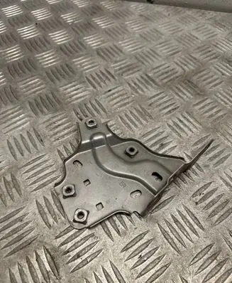 Toyota Prius (XW30) Fender mounting bracket