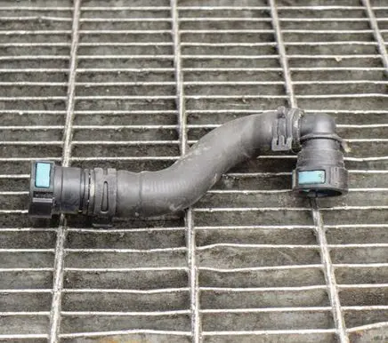 Jaguar F-Type Engine coolant pipe/hose 8W8318K579AB