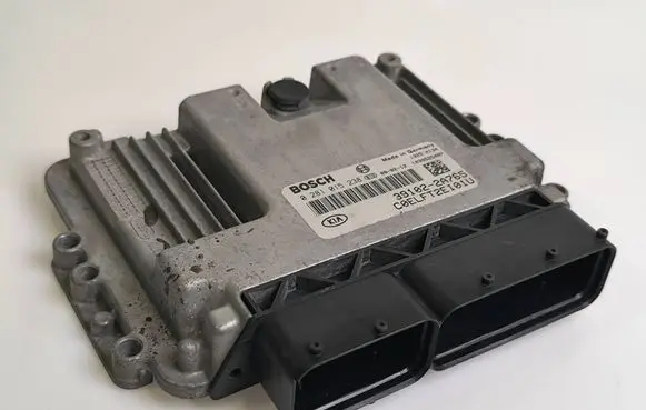 KIA Ceed Engine control unit/module 0281015238 391022A765 1039S25487