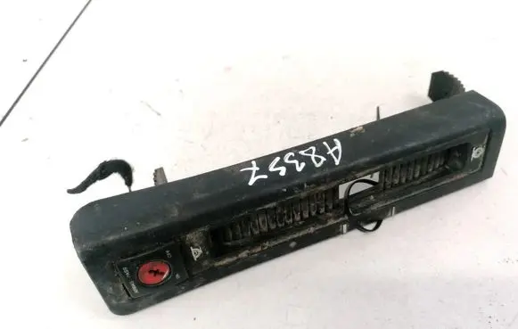 Passenger airbag on/off switch