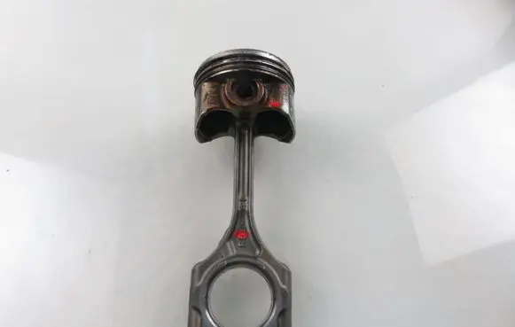 Honda Insight Piston with connecting rod 