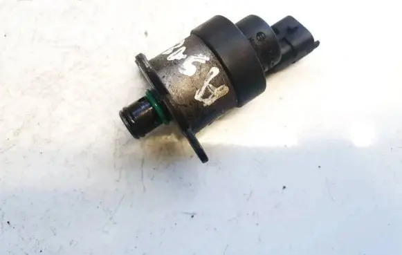 Volvo V70 Fuel pressure sensor 
