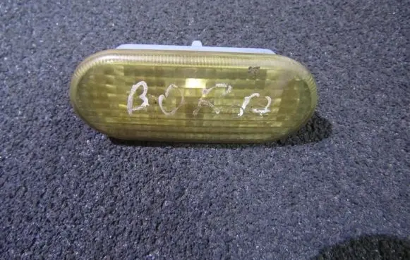 Front fender indicator light