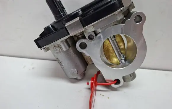 Opel Astra K Throttle body valve S27639682 25205292