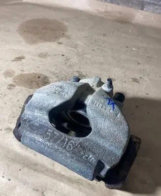 Volkswagen Sharan Front brake caliper YM211DA 7M3105E