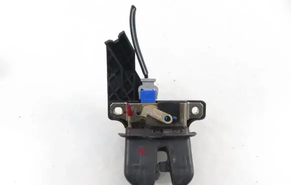 Audi A4 S4 B6 8E 8H Tailgate/trunk/boot lock/catch/latch 8E5827505A