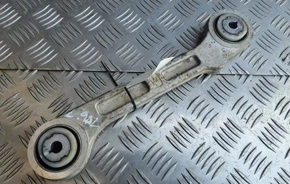 Maserati Levante Rear upper control arm/wishbone 06700320160