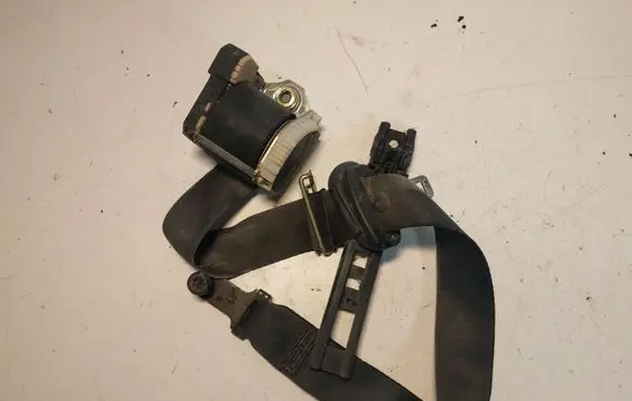Ford Mondeo Mk III Front seatbelt TRW33009758