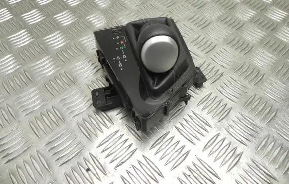 Toyota Corolla E160 E170 Gear shifter/selector 75G066LH T4566