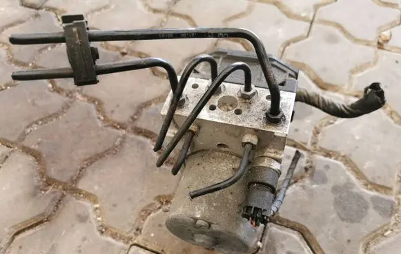 Volkswagen Phaeton ABS Pump H33S0047 881206 0265950105