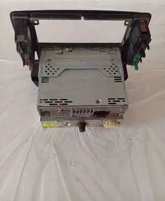 Volkswagen PASSAT B5 Central console control unit 445216