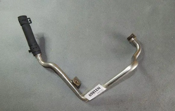 Audi A8 S8 D4 4H Engine coolant pipe/hose 079121059A