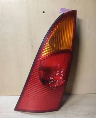 Ford Focus Rear/tail lights XS413404 0374D