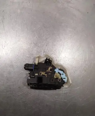Volkswagen Golf Plus Rear door lock 7L0839016 PA66307GF