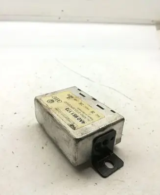 Audi A6 S6 C4 4A Alarm control unit/module 4A0951173P