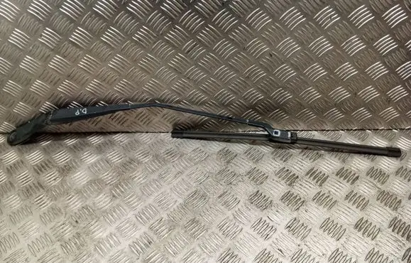 Volvo V70 Windshield/front glass wiper blade 30796036