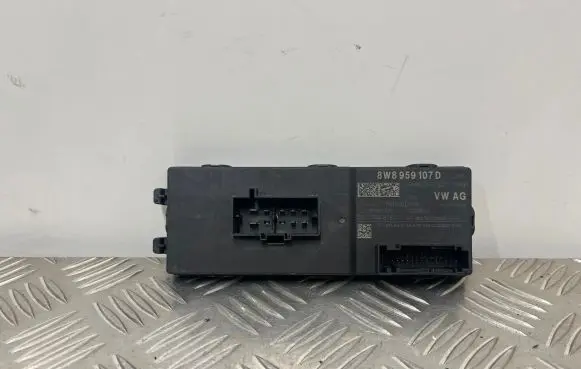 Audi Q7 4M Tailgate/trunk control unit/module 8W8959107D 8W8959107