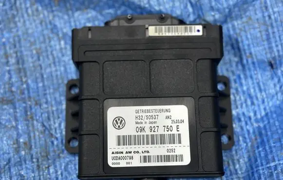 Volkswagen Transporter - Caravelle T5 Gearbox control unit/module 09K927750E