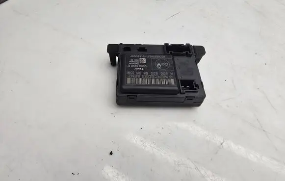 Mercedes-Benz Sprinter W906 Door control unit/module A9068205626 00005226E1