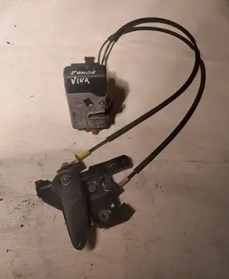 Opel Vivaro Rear door lock 8200008465