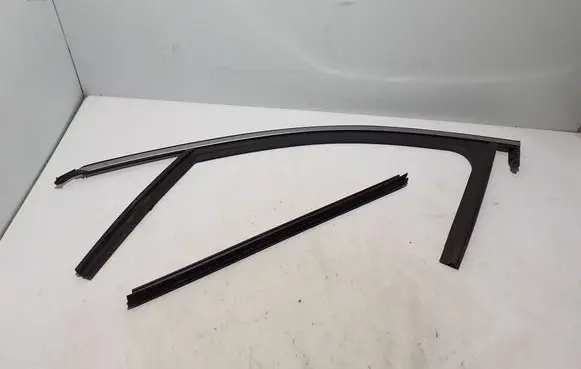Renault Megane E-Tech Front door rubber seal 803310694R