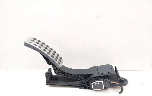 Mercedes-Benz ML W164 Accelerator throttle pedal A1643000104 ZGS005 071204