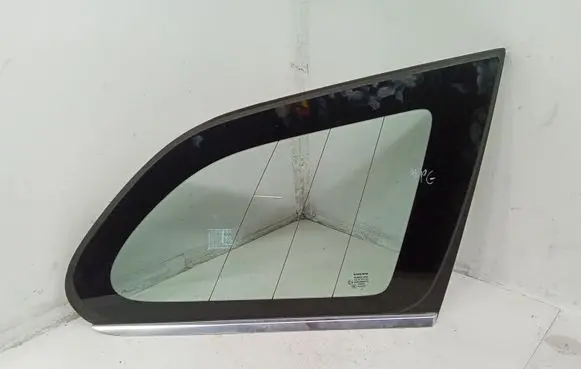 Rear side window