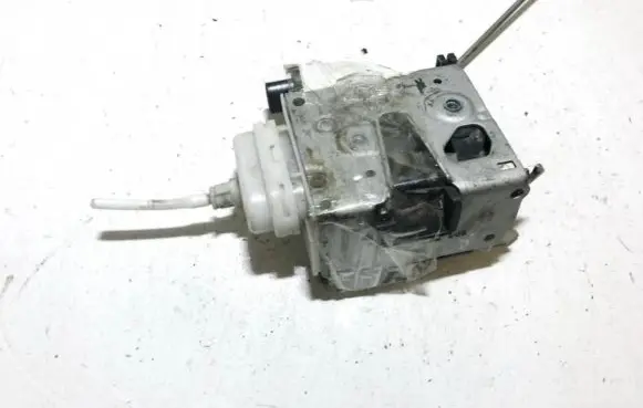 Audi A3 S3 8L Front door lock 4D0173A