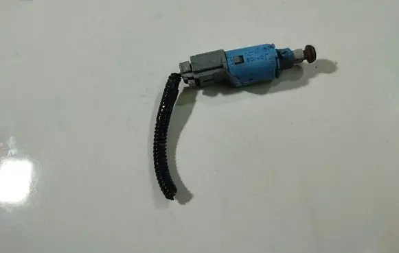Renault Scenic II - Grand scenic II Brake pedal sensor switch 