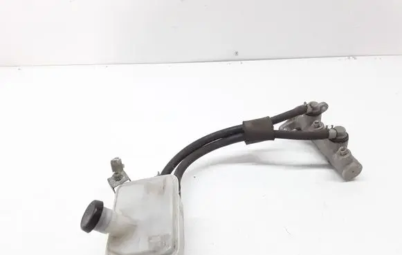 Master brake cylinder