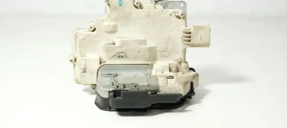 Audi A6 S6 C6 4F Rear door lock 4F0839016