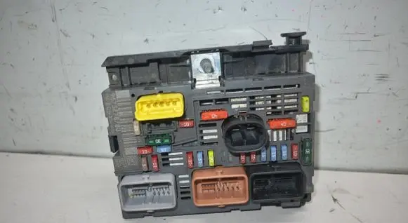 Peugeot 308 SW BSM Control unit 9675878780