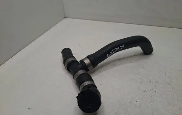 BMW 5 E39 Engine coolant pipe/hose 8385235