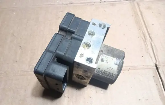 Volkswagen Caddy ABS Pump 2K0907379B 10097003123 00009496D1
